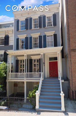 Exterior, Facade, Brick Facade, Rowhouse