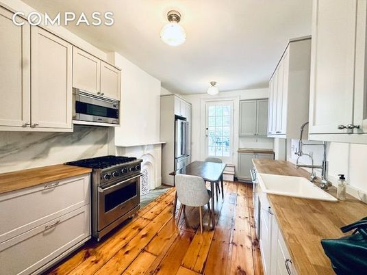 Dining room, Interior, Kitchen, Stainless Steel Appliances, Wood Texture Flooring