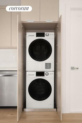 Interior, Utility Closets, Washer, Wood Texture Flooring