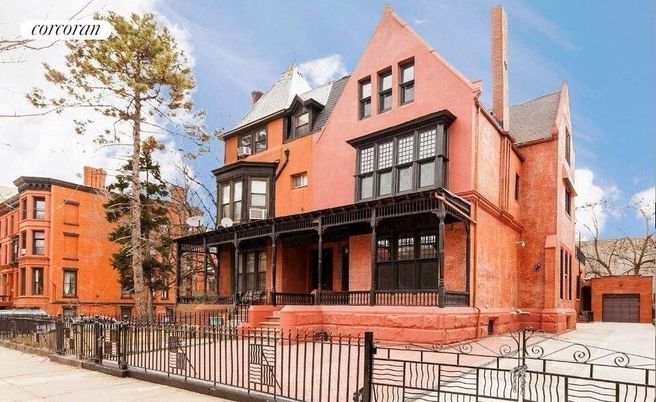 Detached Garage, Exterior, Facade, Rowhouse