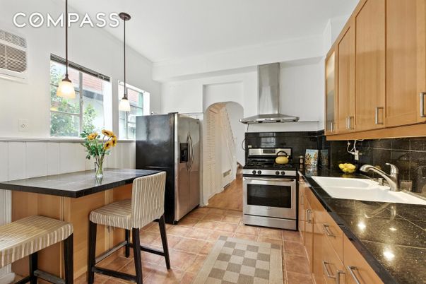 Interior, Kitchen, Pendant Lights, Stainless Steel Appliances