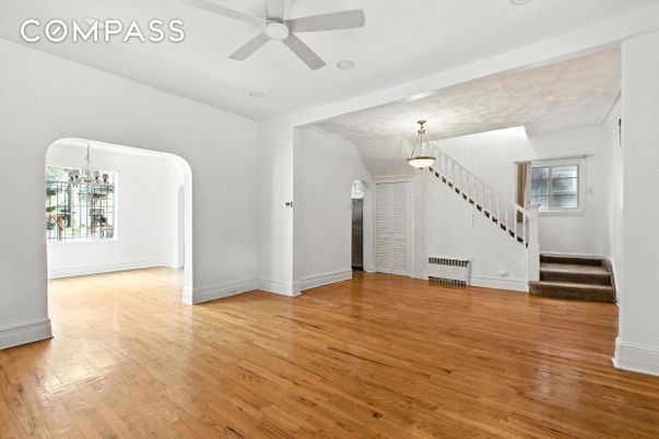 Empty room, Interior, Pendant Lights, Wood Texture Flooring