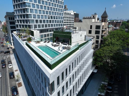 Exterior, Pool
