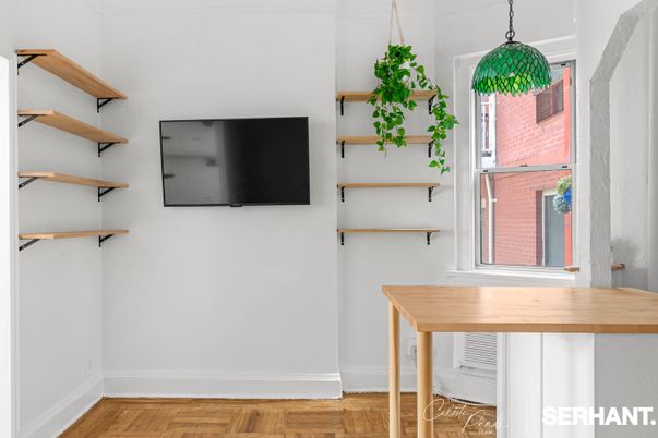Interior, Pendant Lights, Wood Texture Flooring