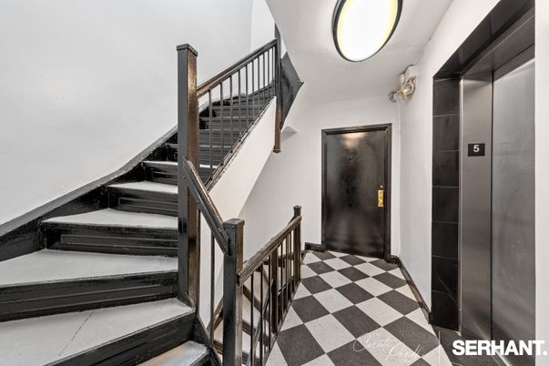 Elevator, Interior