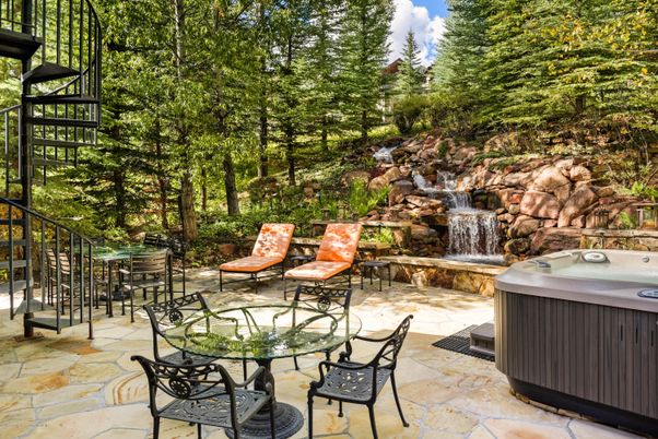 Exterior, Hot Tub