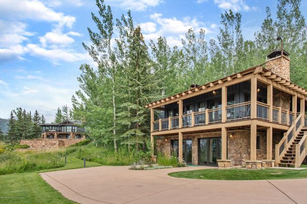 Backyard, Exterior, Facade, Log Home