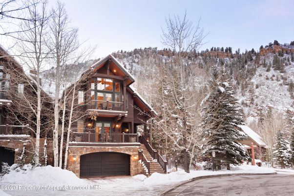 Attached, Exterior, Facade, Log Home