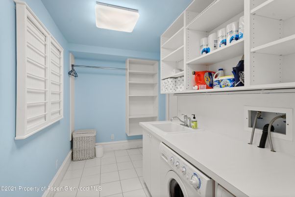 Interior, Washer