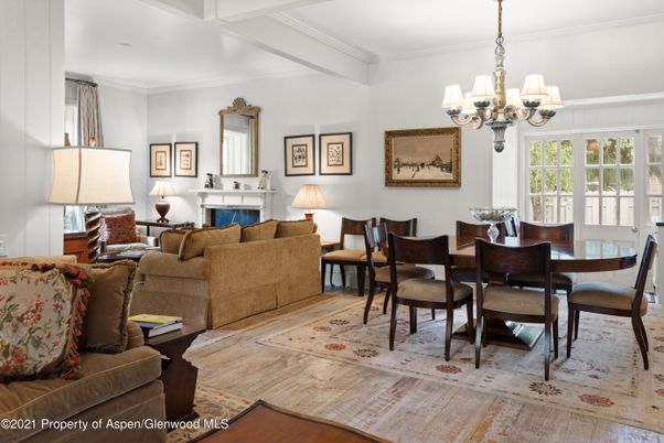 Chandelier, Dining room, Interior, Living room, Wood Texture Flooring