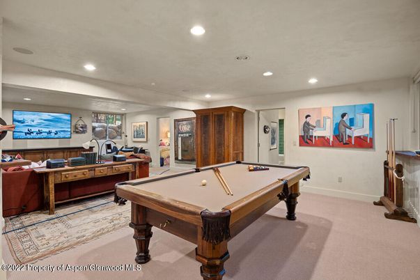 Billiard Table, Game Room, Interior, Recessed Lighting