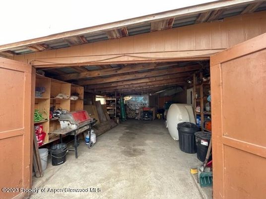 Garage, Interior, Wooden Beams