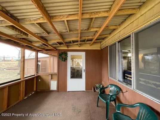 Empty room, Interior, Wooden Beams
