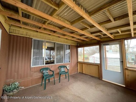 Empty room, Interior, Wooden Beams