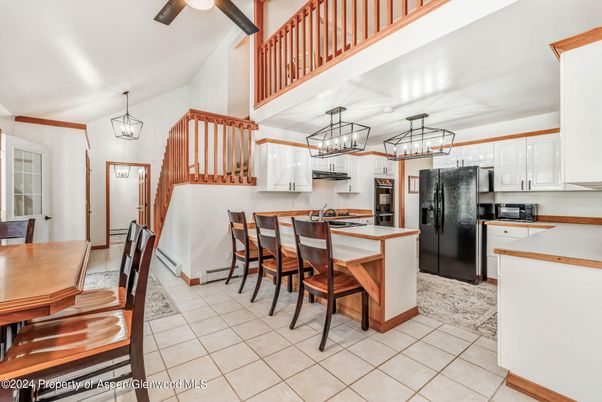 Chandelier, Dining room, Interior, Kitchen, Pendant Lights, Stainless Steel Appliances