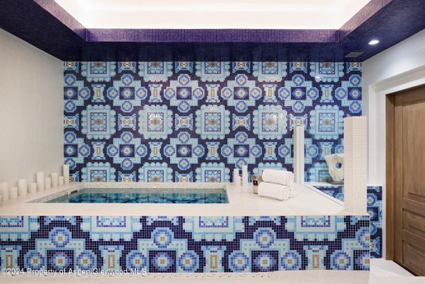 Interior, Pool, Recessed Lighting