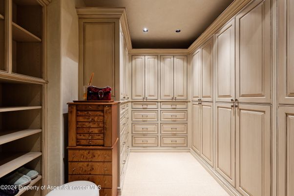 Interior, Recessed Lighting, Walk-in Closets