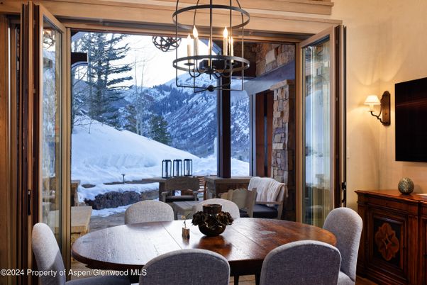 Chandelier, Dining room, Interior, Pendant Lights