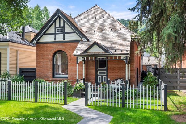 Exterior, Facade, Brick Facade, Tudor Revival