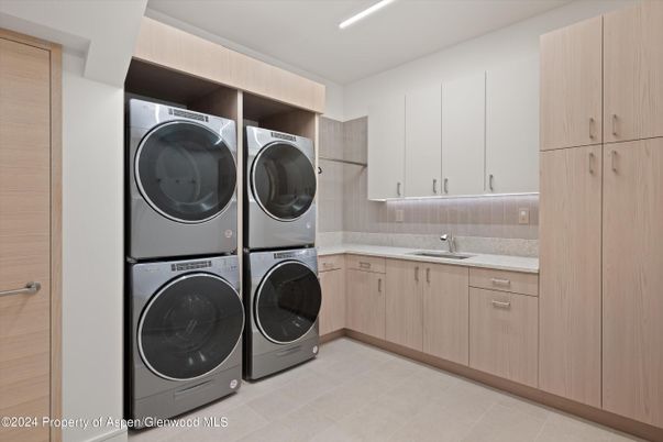 Interior, Recessed Lighting, Washer