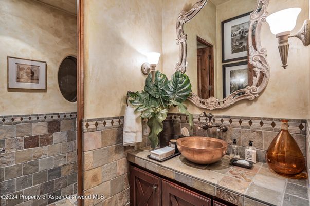Bathroom, Interior, Tile Countertops