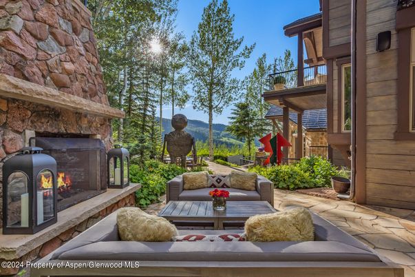 Exterior, Fireplace
