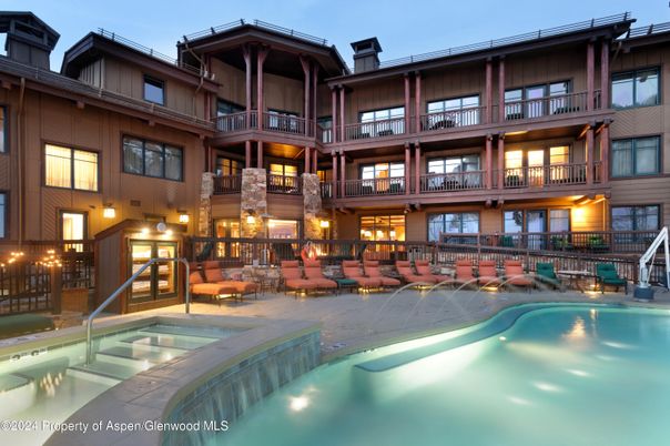 Exterior, Facade, Pool, Brownstone