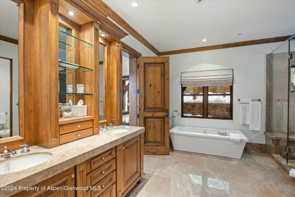 Bathroom, Dual Sink Vanities, Free Standing Baths, Glass Shower, Interior, Recessed Lighting