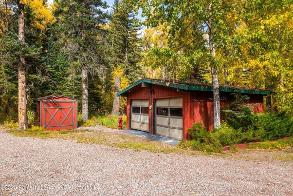 Detached Garage, Exterior