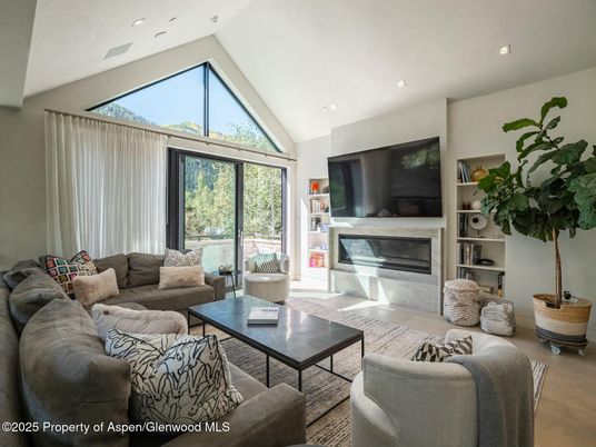 Fireplace, Interior, Living room, Recessed Lighting
