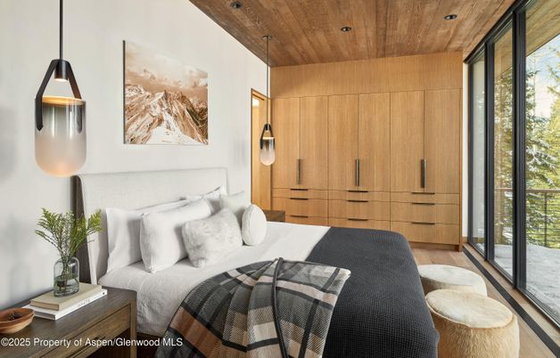 Bedroom, Interior, Pendant Lights, Recessed Lighting, Wooden Ceilings