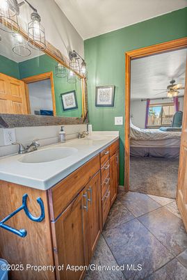 Bathroom, Bedroom, Dual Sink Vanities, Interior