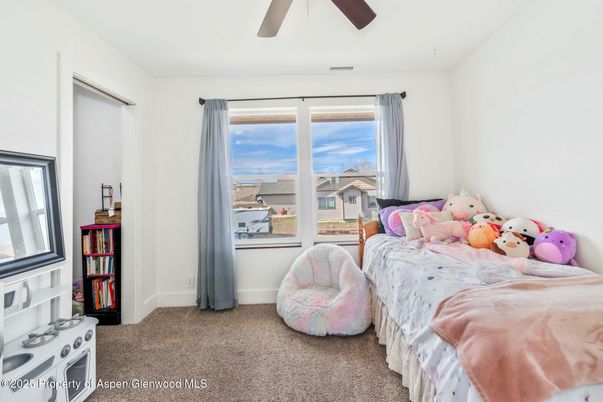 Bedroom, Interior, Water
