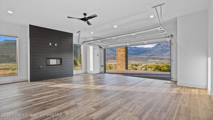 Interior, Recessed Lighting, Wood Texture Flooring