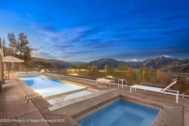 Exterior, Pool, Other