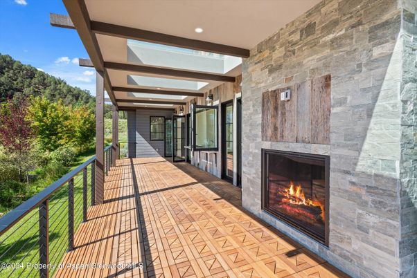 Exterior, Fireplace