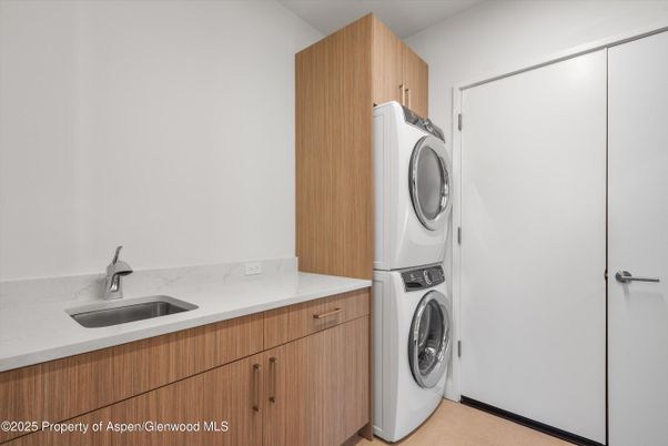 Interior, Utility Closets, Washer