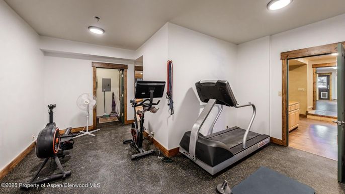 Fitness Equipment, Interior, Recessed Lighting, Wood Texture Flooring