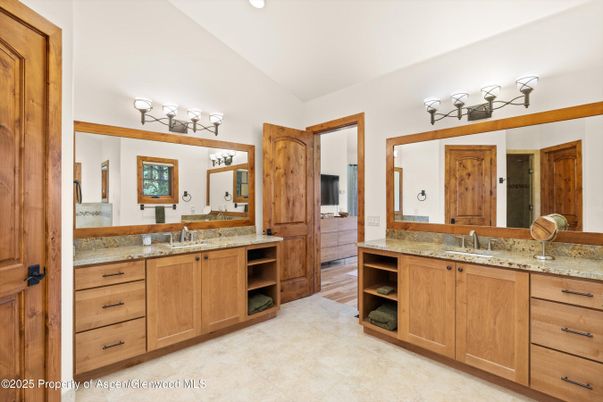 Bathroom, Dual Sink Vanities, Interior