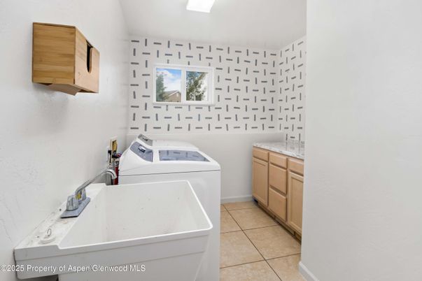 Interior, Washer