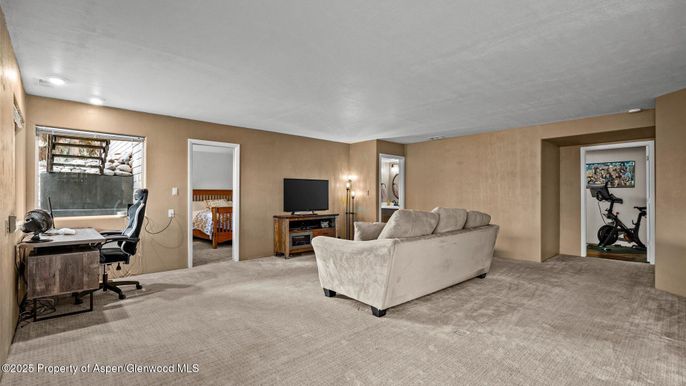 Fitness Equipment, Home Office, Interior, Living room, Recessed Lighting