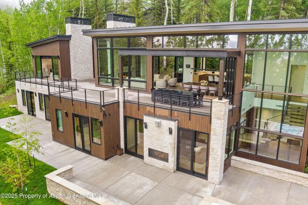 Exterior, Fireplace