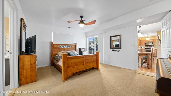 Bedroom, Interior, Kitchen, Stainless Steel Appliances