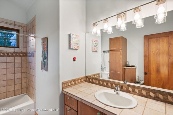 Bathroom, Interior, Tile Countertops