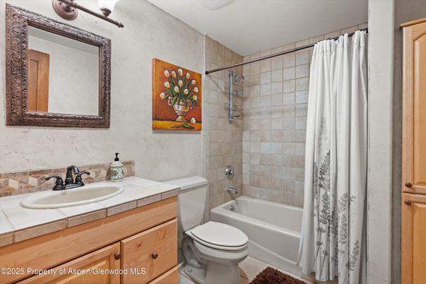 Bathroom, Interior, Tile Countertops
