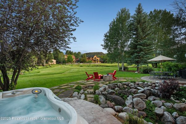 Backyard, Exterior, Hot Tub