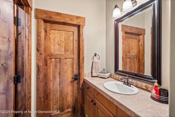 Bathroom, Interior, Tile Countertops