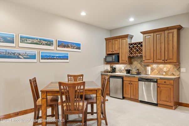 Dining room, Interior, Kitchen, Recessed Lighting, Stainless Steel Appliances