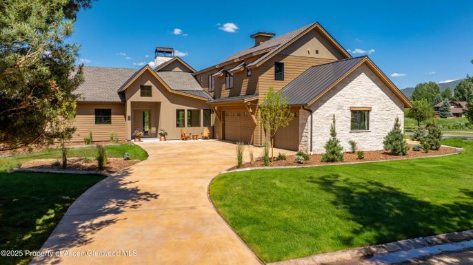 Attached, Exterior, Facade, Farmhouse