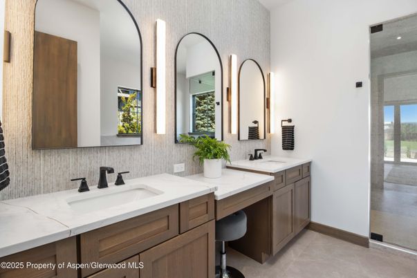 Bathroom, Dual Sink Vanities, Interior